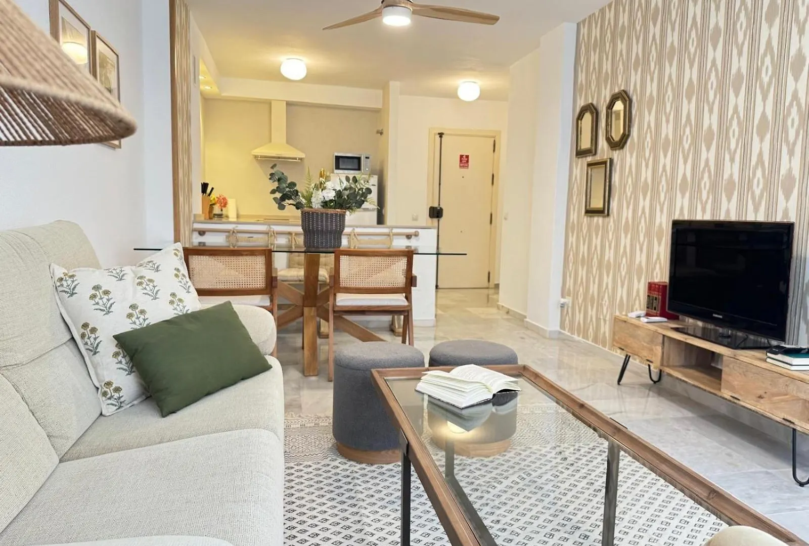 Nuevo Torremolinos Close To Beach Sinese Design Homes Apartment